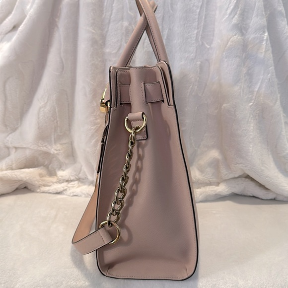 Micheal Kors Hamilton Large Saffiano tote - color in Ballet w/ gold hardware - Picture 3 of 14